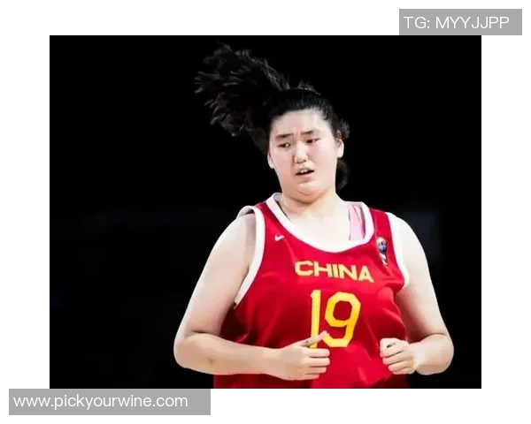 中国女篮新星崛起17岁1米93天才接班张子宇展现无限潜力
