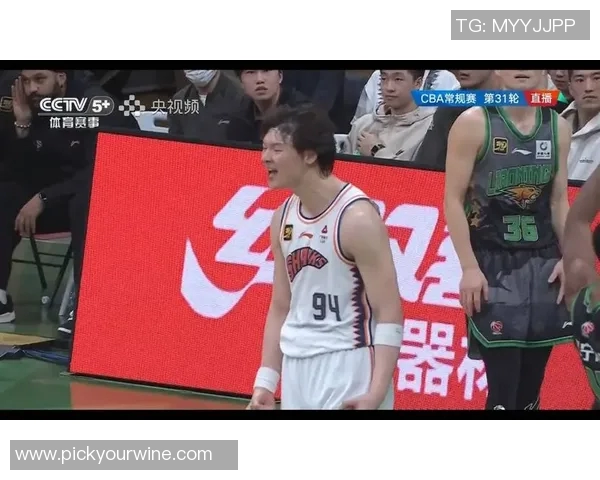 卢伟分析辽沪大战重要性强调季后赛排名两队必全力争胜